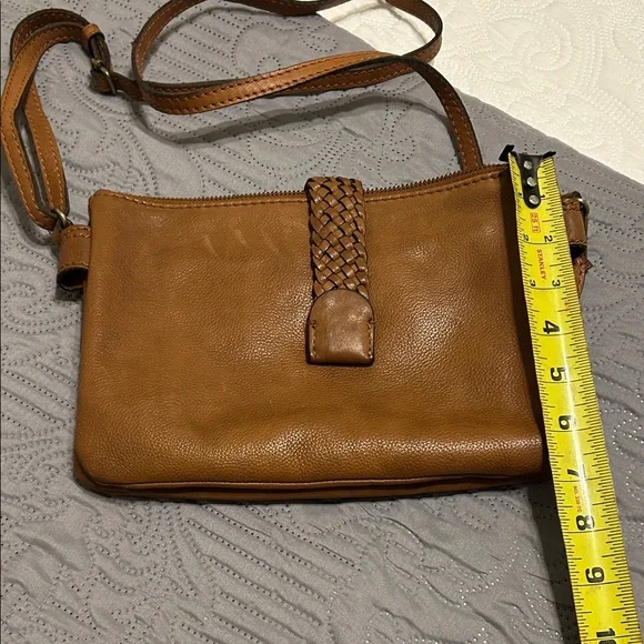 Chic Brown Leather Crossbody Bag - Picture 2 of 8